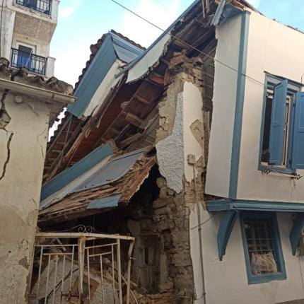 Έπεσαν σπίτια