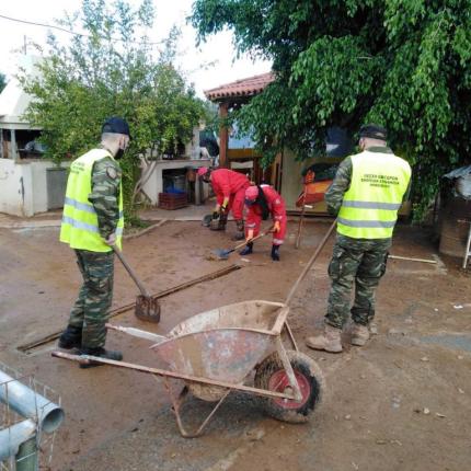 Τα μέλη της ΛΕΦΕΔ Ηρακλείου επιχείρησαν μαζί με εθελοντές του Ελληνικού Ερυθρού Σταυρού.