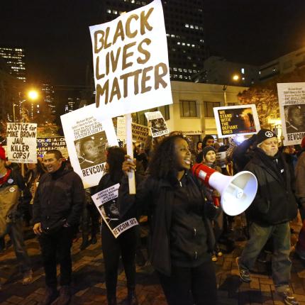 ΗΠΑ: 61 συλλήψεις κατά τις ταραχές γύρω από το Φέργκιουσον