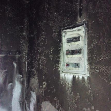 φωτιά σπίτι δειλινά