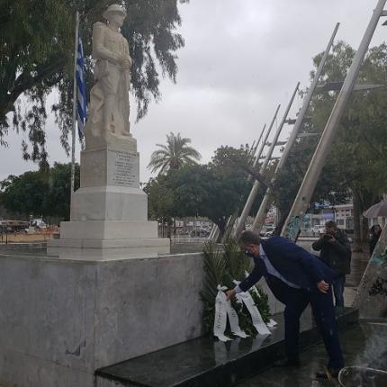 Κατάθεση στεφάνου από τον Περιφερειάρχη Κρήτης