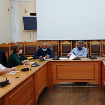 υπογραφη συμβασης