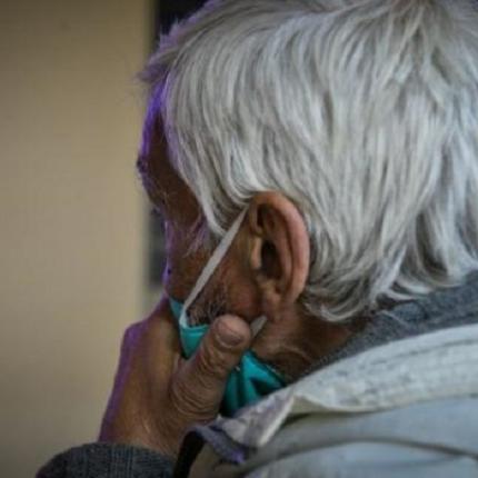 κορωνοϊός ηλικιωμένος