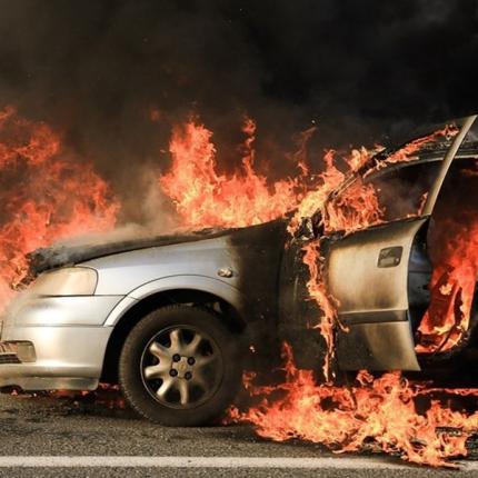 Φωτιά σε αυτοκίνητο