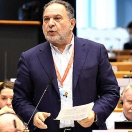 Γιάννης Κουράκης