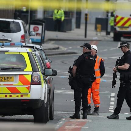 Στο Λονδίνο έκλεισαν προληπτικά γέφυρες εξαιτίας ύποπτου αντικειμένου