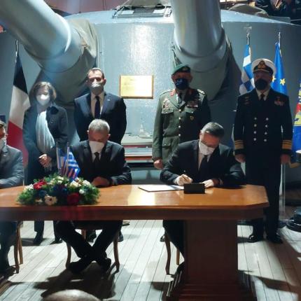 Στο θρυλικό «Αβέρωφ» οι υπογραφές για τις φρεγάτες FDI HN και των επιπλέον Rafale