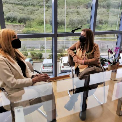 στηρίζει το κοινωνικό παντοπωλείο του Δήμου Μαλεβιζίου 