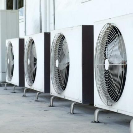 Αυστηρά όρια στον κλιματισμό με φόβο μπλακ-άουτ 