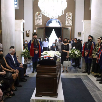 κηδεία μαρίνα λαμπράκη πλάκα