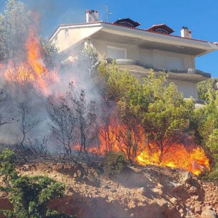 πεντελη φωτια