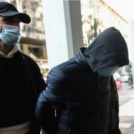 γυναικοτονία - δράστης