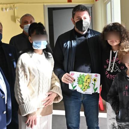 Νίκος Ανδρουλάκης από «Παίδων Πεντέλης»: Η Κυβέρνηση να προχωρήσει άμεσα σε έλεγχο των εξαγωγών φαρμάκων