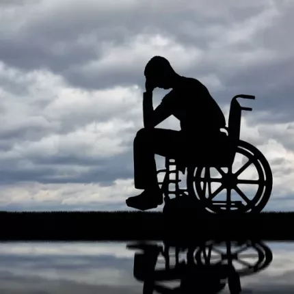 άνδρας με αναπηρία AMEA