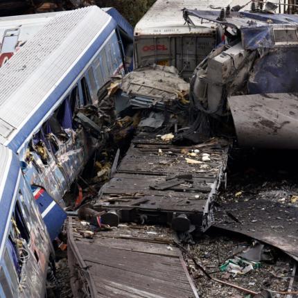 Τραγωδία στα Τέμπη: Στους 43 οι νεκροί, με DNA γίνονται οι αναγνωρίσεις