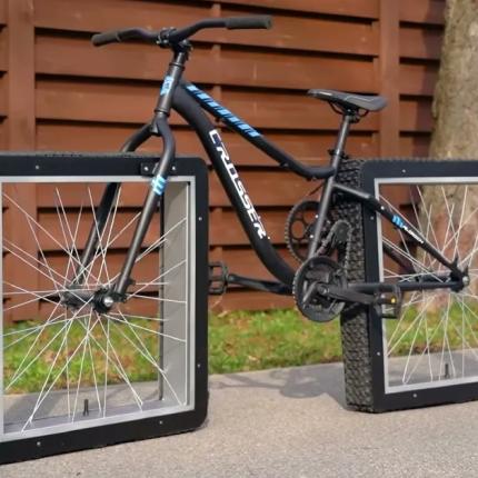 ΤΕΤΡΑΓΩΝΟΙ ΤΡΟΧΟΙ