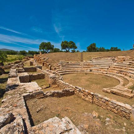 αρχαιο θεατρο απτερας