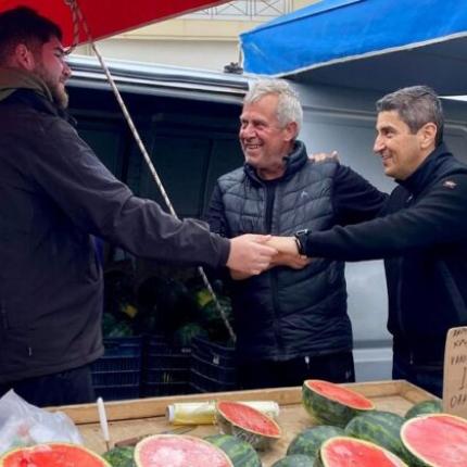 Ο Λευτέρης Αυγενάκης στη λαϊκή στις Πατέλες