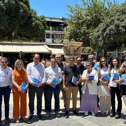 Προεκλογική εξόρμηση της ΝΟΔΕ Ηρακλείου μαζί με στελέχη και υποψηφίους βουλευτές