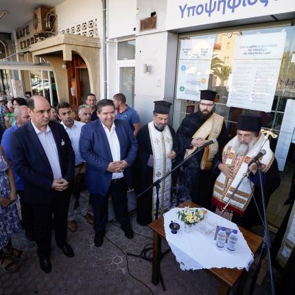 Εγκαινιάστηκε το εκλογικό κέντρο του Μ. Καραμαλάκη στη Νέα Αλικαρνασσό