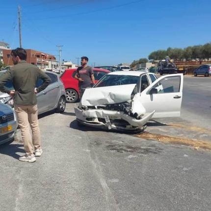 Σφοδρή σύγκρουση αυτοκινήτων