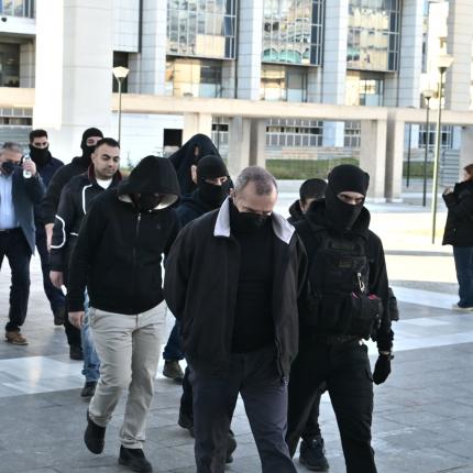 μίχος δικαστήρια