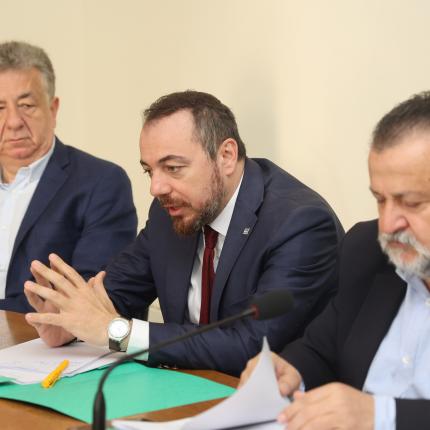 παρασύρης, αρναουτάκης, κεγκερογλου