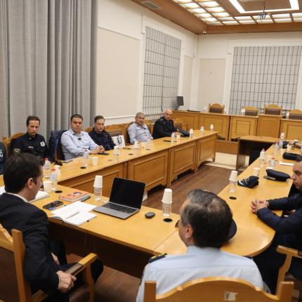 Σύσκεψη με Αστυνομικούς