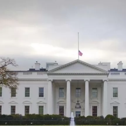 λευκος οικος