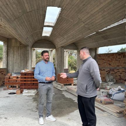 Στο Αμμούδι ο Δήμαρχος Μαλεβιζίου Μεν. Μποκέας