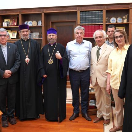 Επίσκεψη του Πατριάρχη Κωνσταντινουπόλεως της Αρμενικής Αποστολικής Εκκλησίας στον Περιφερειάρχη Κρήτης