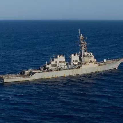 πολεμικο πλοιο