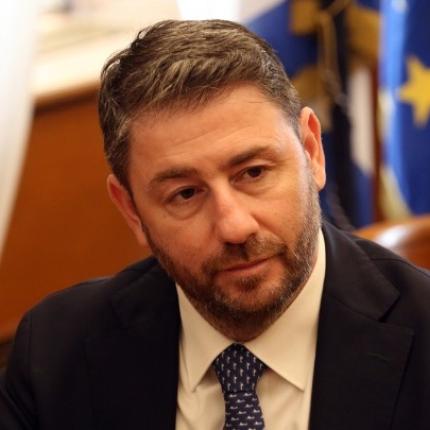 νικος ανδρουλακης