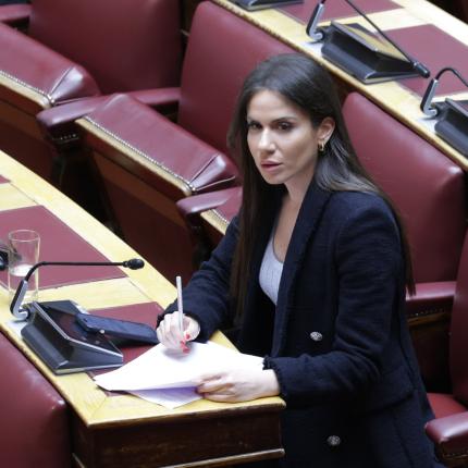 ΕΛΕΝΗ ΒΑΤΣΙΝΑ