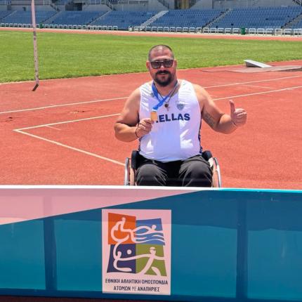 ΜΑΝΩΛΗΣ ΣΤΕΦΑΝΟΥΔΑΚΗΣ