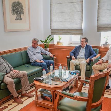 Με τον Πρόεδρο της ΕΣΕΕ συναντήθηκε ο Περιφερειάρχης Κρήτης  