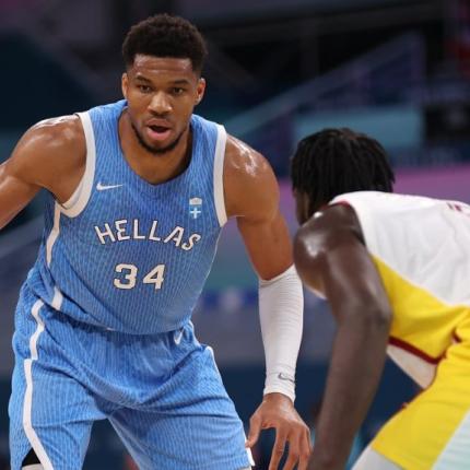 γιαννης αντετοκουνμπο