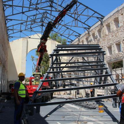 ΟΡΟΦΗ ΣΤΗ ΔΗΜΟΤΙΚΗ ΑΓΟΡΑ ΧΑΝΙΩΝ