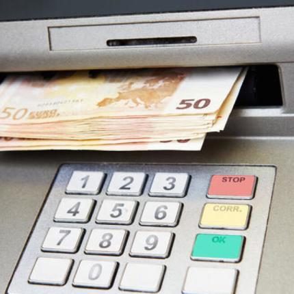 ΑΤΜ - χρήματα - συντάξεις