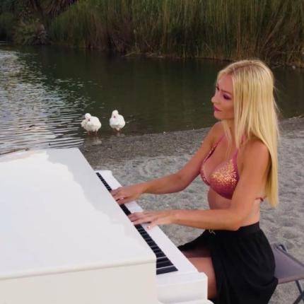 ΕΛΕΝΑ ΞΥΔΙΑ