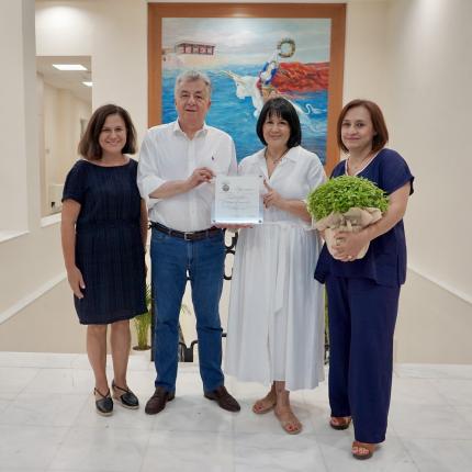 κρητικη κουζινα - τιμητικη πλακετα