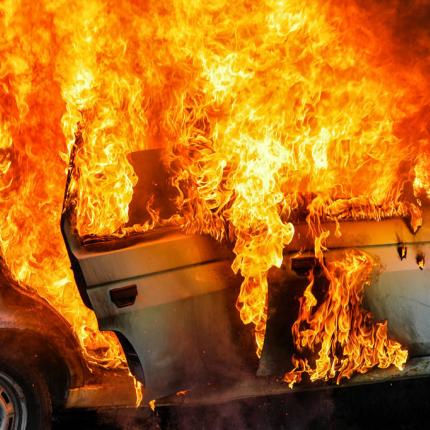 φωτιά σε αυτοκίνητο