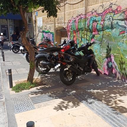 μηχανάκια στάθμευση