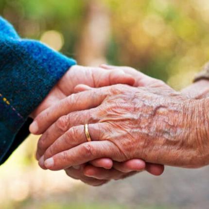 ηλικιωμένοι - χέρια