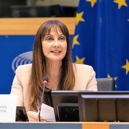 ελενα κουντουρα