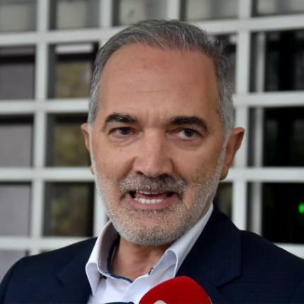 μάριος σαλμάς