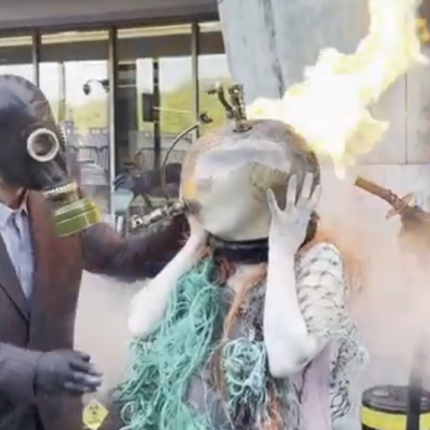 φωτιά ακτιβιστές