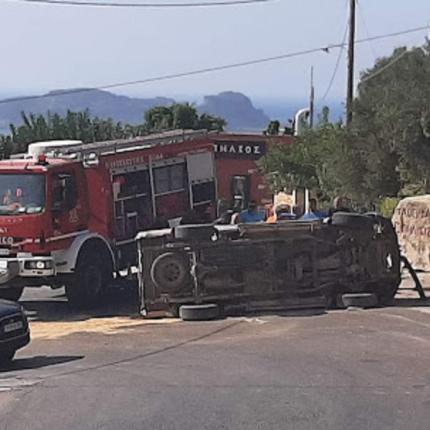 Το αναποδογυρισμένο αγροτικό 