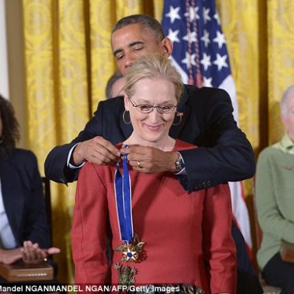 Με το μετάλλιο της Ελευθερίας τιμήθηκαν οι Μέριλ Στριπ, Στίβι Γουόντερ, Έθελ Κένεντι