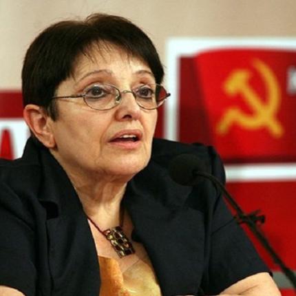 Η κ. Παπαρήγα